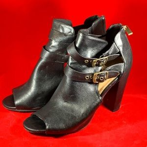 Women’s open toed platform shoes